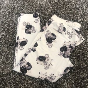 🌟American Eagle Floral Jeans🌟